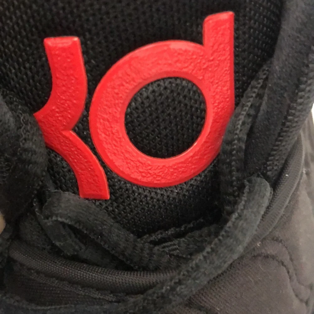 NIKE BOYS KD RED BLACK BASKETBALL SNEAKERS MENS-BOYS SIZE 6Y
